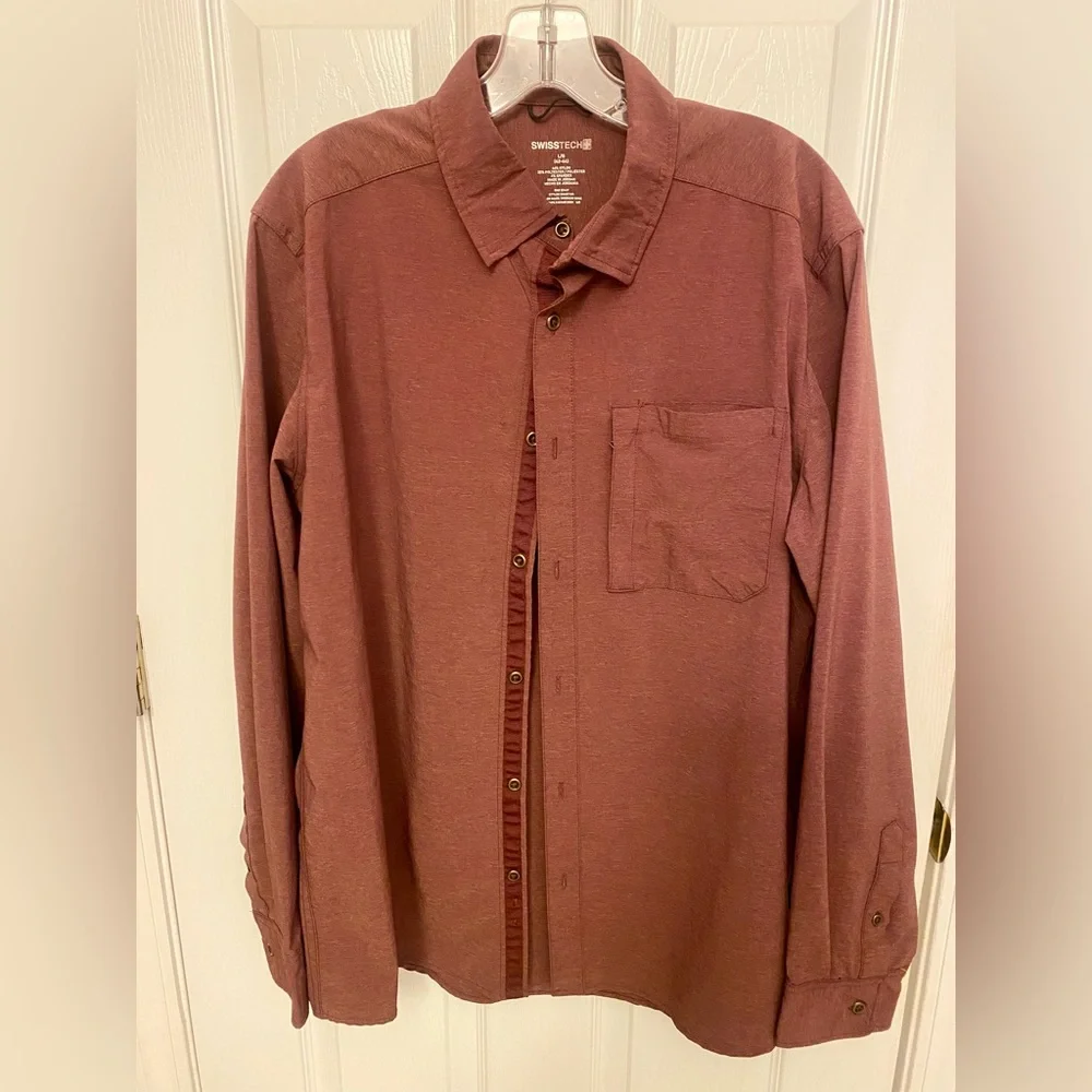 Swiss Tech Men's Casual Burgundy Button Down Shirt - Picture 1 of 7